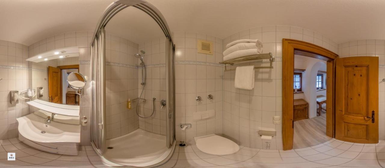 Landhotel Laerchenhuegel オーバーアマーガウ エクステリア 写真