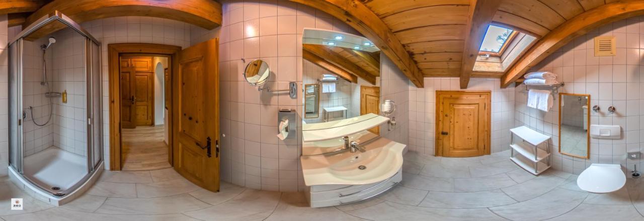 Landhotel Laerchenhuegel オーバーアマーガウ エクステリア 写真